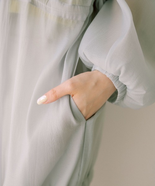 OLIVE des OLIVE（オリーブデオリーブ）の「シアロングマンパ（マウンテンパーカー・レディース・ライトグレー/オフホワイト・FREE）」の16枚目の写真