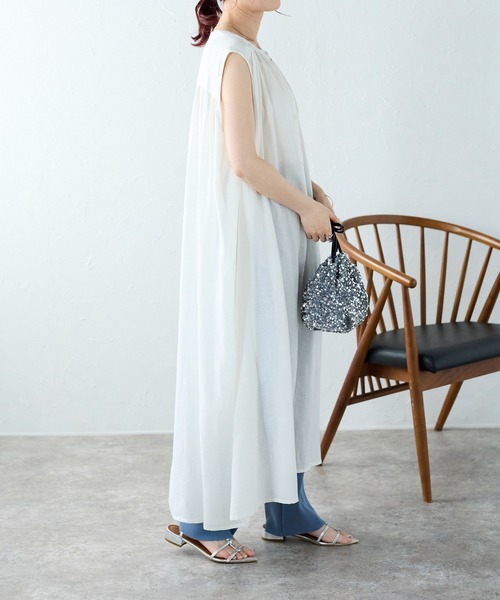 Fizz（フィズ）の「【Fizz/フィズ】　綿麻混スタンドカラーギャザーシャツワンピース（シャツワンピース・レディース・ベージュ/カーキ/チャコール/キナリ/ブルー・M）」の7枚目の写真