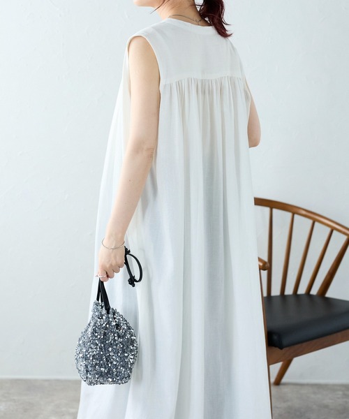 Fizz（フィズ）の「【Fizz/フィズ】　綿麻混スタンドカラーギャザーシャツワンピース（シャツワンピース・レディース・ベージュ/カーキ/チャコール/キナリ/ブルー・M）」の10枚目の写真