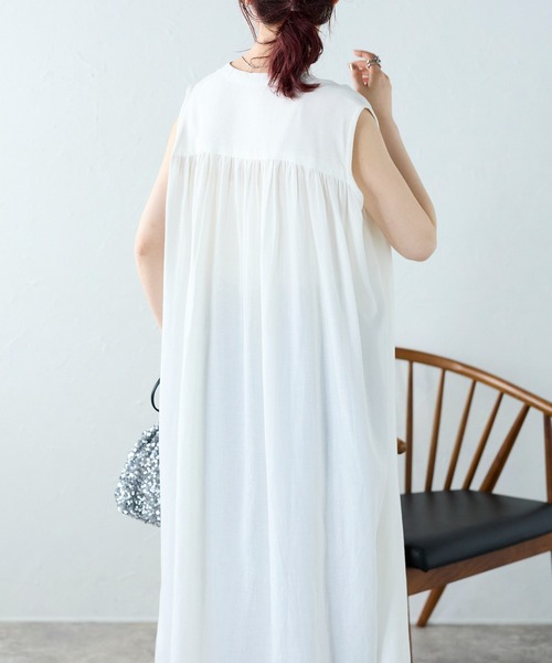 Fizz（フィズ）の「【Fizz/フィズ】　綿麻混スタンドカラーギャザーシャツワンピース（シャツワンピース・レディース・ベージュ/カーキ/チャコール/キナリ/ブルー・M）」の11枚目の写真