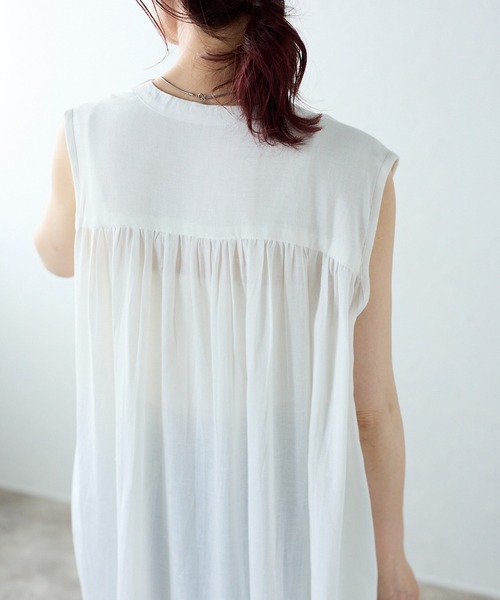 Fizz（フィズ）の「【Fizz/フィズ】　綿麻混スタンドカラーギャザーシャツワンピース（シャツワンピース・レディース・ベージュ/カーキ/チャコール/キナリ/ブルー・M）」の14枚目の写真