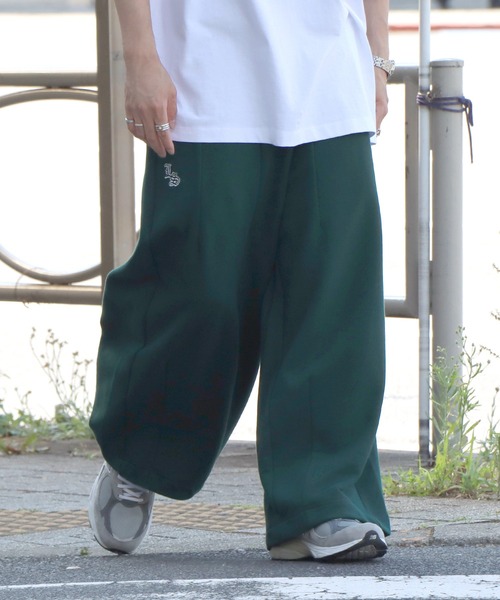ILL'S（イルズ）の「ビッグシルエット ワンポイント刺繍 イージースウェットパンツ【ILL'S】（スウェットパンツ・メンズ・ブラック/杢グレー/イエロー/グリーン/オートミール・FREE）」の5枚目の写真