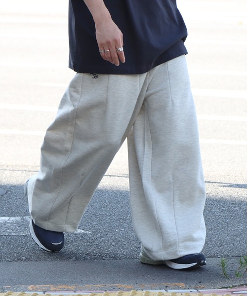 ILL'S（イルズ）の「ビッグシルエット ワンポイント刺繍 イージースウェットパンツ【ILL'S】（スウェットパンツ・メンズ・ブラック/杢グレー/イエロー/グリーン/オートミール・FREE）」の10枚目の写真