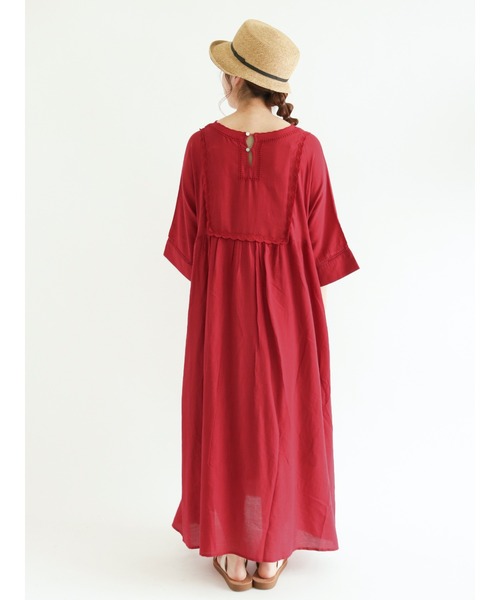 Samansa Mos2(サマンサ モスモス)の「【FROM INDIA】カットワーク刺繍ワンピース(ワンピース・レディース・レッド/オフホワイト/キャメル/チャコール・フリ-)」の12枚目の写真