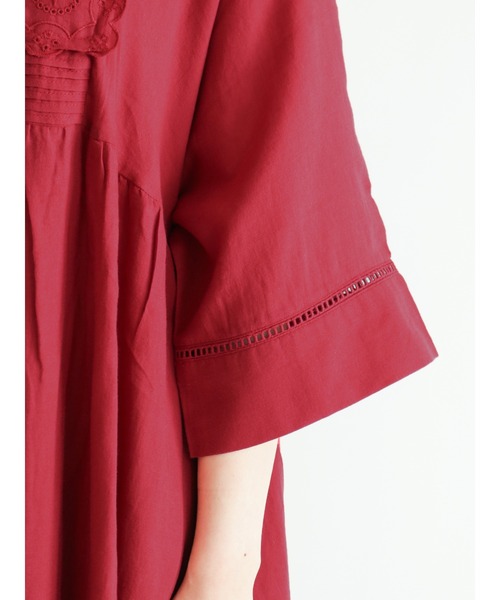 Samansa Mos2(サマンサ モスモス)の「【FROM INDIA】カットワーク刺繍ワンピース(ワンピース・レディース・レッド/オフホワイト/キャメル/チャコール・フリ-)」の15枚目の写真