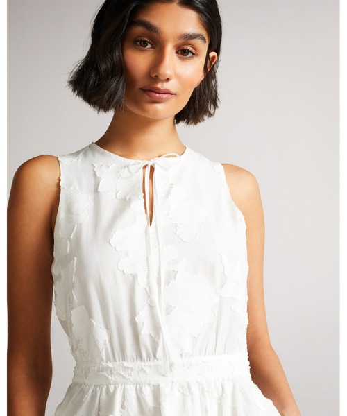 Ted テッドベイカー TED BAKER サイズ2 M - 白 レディース Vネック