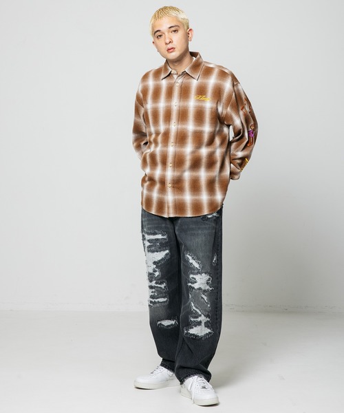 XLARGE（エクストララージ）の「CRASH DENIM PANTS/クラッシュ　ダメージ　デニム（デニムパンツ・メンズ・ブラック/ライトインディゴブルー・32inch/30inch/34inch/36inch）」の14枚目の写真