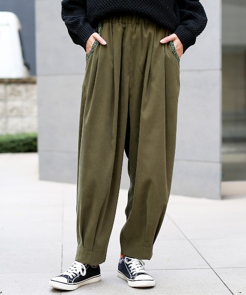 チチカカ（チチカカ）の「ピーチスキンエッグタックパンツ　【シリーズ累計15,000枚突破】（その他パンツ・レディース・ブラック/カーキ/ベージュ/ブルー/ブラウン・FREE）」の4枚目の写真