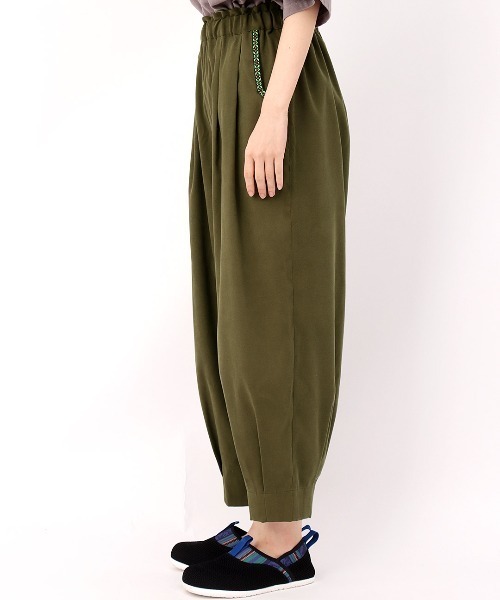 チチカカ（チチカカ）の「ピーチスキンエッグタックパンツ　【シリーズ累計15,000枚突破】（その他パンツ・レディース・ブラック/カーキ/ベージュ/ブルー/ブラウン・FREE）」の14枚目の写真