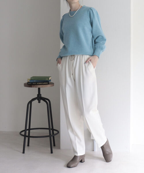 fredy emue（フレディエミュ）の「ウールライクテーパードパンツ【サイズ展開あり】（スラックス・レディース・ブラック/サックスブルー/オフホワイト/ベージュ・38/36/34）」の6枚目の写真