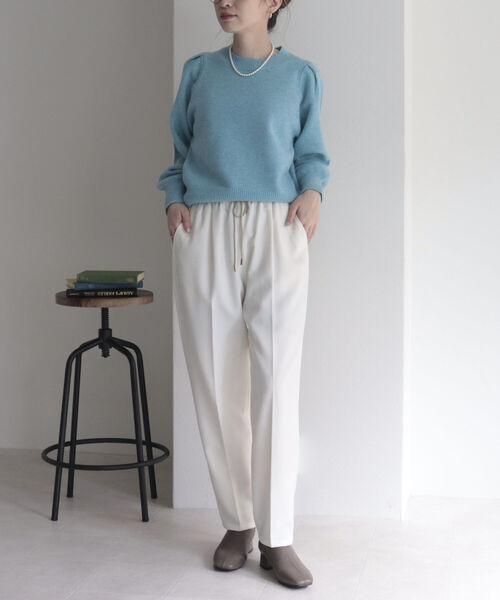 fredy emue（フレディエミュ）の「ウールライクテーパードパンツ【サイズ展開あり】（スラックス・レディース・ブラック/サックスブルー/オフホワイト/ベージュ・38/36/34）」の7枚目の写真