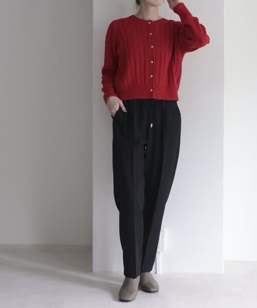 fredy emue（フレディエミュ）の「ウールライクテーパードパンツ【サイズ展開あり】（スラックス・レディース・ブラック/サックスブルー/オフホワイト/ベージュ・38/36/34）」の16枚目の写真