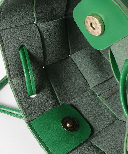 CORPUS TOKYO（コーパス トーキョー）の「ビッグイントレチャートショルダーバッグ（ショルダーバッグ・レディース・ホワイト/ブラック/グリーン/キャメル・FREE）」の10枚目の写真