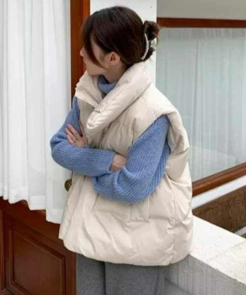 CLEA(クレア)の「フェイクダウンオーバーサイズベスト(ダウンベスト・レディース・アイボリー/ブラック・FREE)」の9枚目の写真