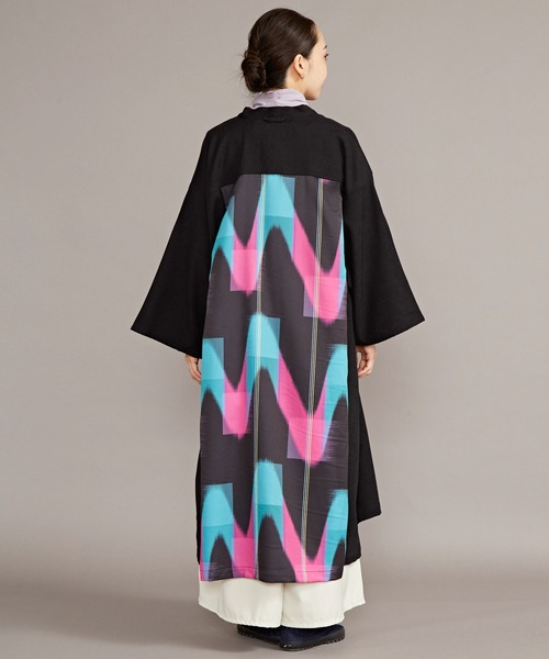 カヤ（カヤ）の「【カヤ】ジャポネズリ 彩り銘仙長羽織（カーディガン/ボレロ・レディース・スミクロ/ネイビー/グリーン系その他/ブルー系その他・FREE）」の2枚目の写真