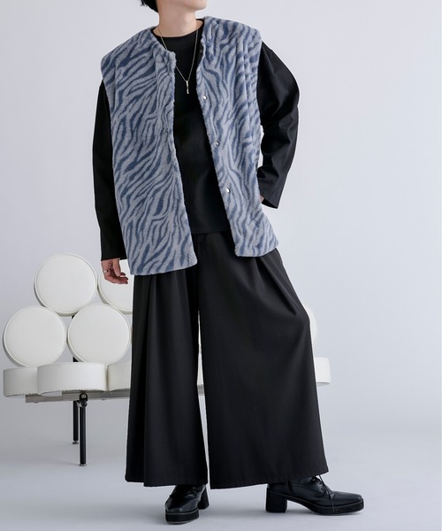 Ellno Loset（エルノロゼット）の「スムースファーベスト（ベスト・メンズ・ブルー系/ブラック/グレー・MEDIUM/LARGE）」の21枚目の写真