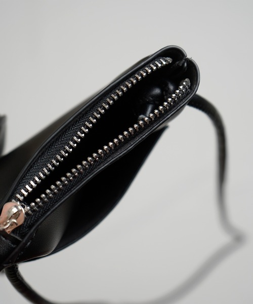 Confirm（コンファーム）の「ミニウォレット付マルチショルダーバッグ【Confirm】（ショルダーバッグ・メンズ・ホワイト/ベージュ系その他/ブラック系その他/ブラック/ブラウン系その他/カーキ/サックスブルー・FREE）」の18枚目の写真