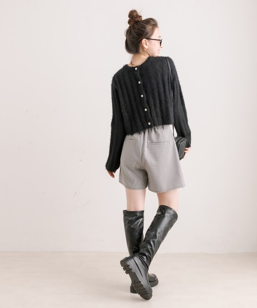 オリーブ色 プリーツ ショートパンツ ベルト付き オリーブ色 プリーツ ショートパンツ ベルト付き オリーブ色 プリーツ