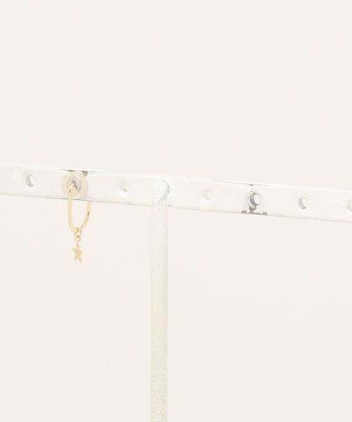 PAS TIERRA（パティエラ）の「【Ray】K10スターイヤリング（片耳用）（イヤリング・レディース・イエローゴールド・FREE）」の2枚目の写真