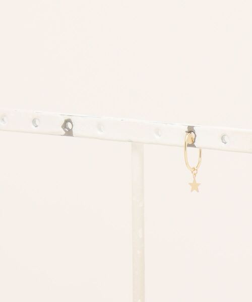 PAS TIERRA（パティエラ）の「【Ray】K10スターイヤリング（片耳用）（イヤリング・レディース・イエローゴールド・FREE）」の5枚目の写真