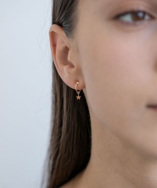 PAS TIERRA（パティエラ）の「【Ray】K10スターイヤリング（片耳用）（イヤリング・レディース・イエローゴールド・FREE）」の4枚目の写真