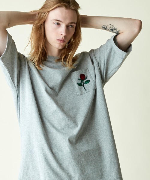 rehacer(レアセル)の「rehacer : Retro Rose Pocket CS / レトロ ローズポケット カットソー(Tシャツ/カットソー・メンズ・杢グレー/ホワイト/ブラック・SMALL/MEDIUM/LARGE/X-LARGE)」の5枚目の写真