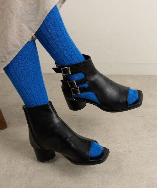 Fabby fabby（ファビィーファビィー）の「ベルトカットワークブーツサンダル（サンダル・レディース・ブラウン/ブラック/オフホワイト/ベージュ・SMALL/LARGE/MEDIUM）」の10枚目の写真