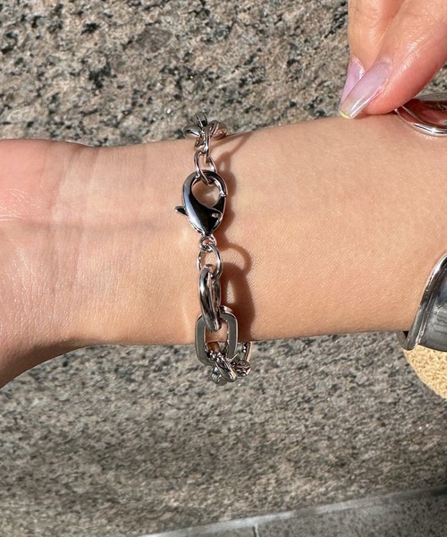 DouDou(ドゥドゥ)の「オーバルチェーンブレス(ブレスレット・レディース・ゴールド/シルバー・FREE)」の3枚目の写真