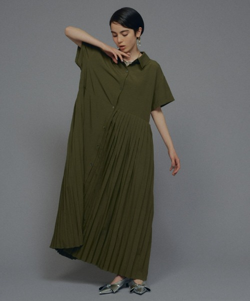 manana suerte（マニャーナスエルテ）の「サイズ展開あり　アシンメトリープリーツワンピース（ワンピース・レディース・ベージュ/ピンク/ブラック/カーキ・0/FREE）」の4枚目の写真