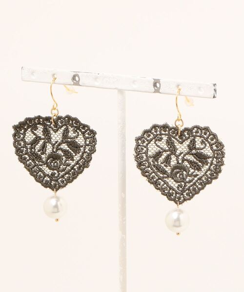 tone(トーン)の「【MUURABBTI】ハートのレースとパールピアス(MA)(ピアス(両耳用)・レディース・ベージュ/ブラウン/ブルー・FREE)」の10枚目の写真