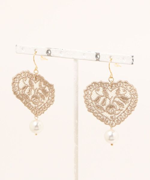 tone(トーン)の「【MUURABBTI】ハートのレースとパールピアス(MA)(ピアス(両耳用)・レディース・ベージュ/ブラウン/ブルー・FREE)」の11枚目の写真