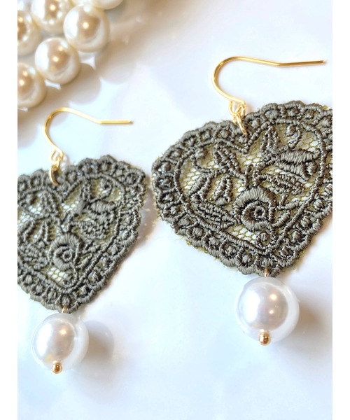 tone(トーン)の「【MUURABBTI】ハートのレースとパールピアス(MA)(ピアス(両耳用)・レディース・ベージュ/ブラウン/ブルー・FREE)」の9枚目の写真