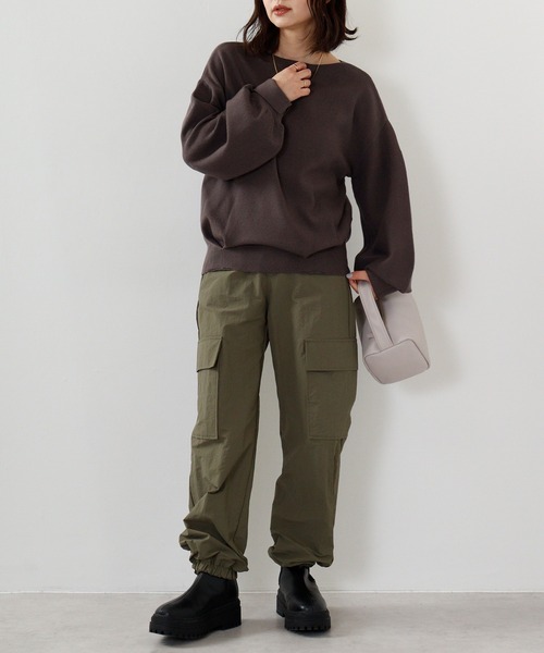 hunch(ハンチ)の「hunch 静電気防止総針12G 2WAYぽわんスリーブニット(ニット/セーター・レディース・チャコール/グレイッシュベージュ/レッドパープル/ブラック・FREE)」の13枚目の写真