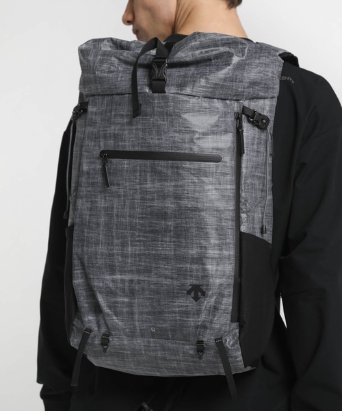 DESCENTE(デサント)の「アウトドアバッグパックL 容量:約25L(バックパック/リュック・メンズ・ブラック・F)」の9枚目の写真