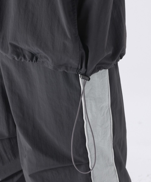 niko and...(ニコアンド)の「Vネックナイロンゲームシャツ(シャツ/ブラウス・レディース・レッド/アイボリー/チャコール・FREE)」の16枚目の写真