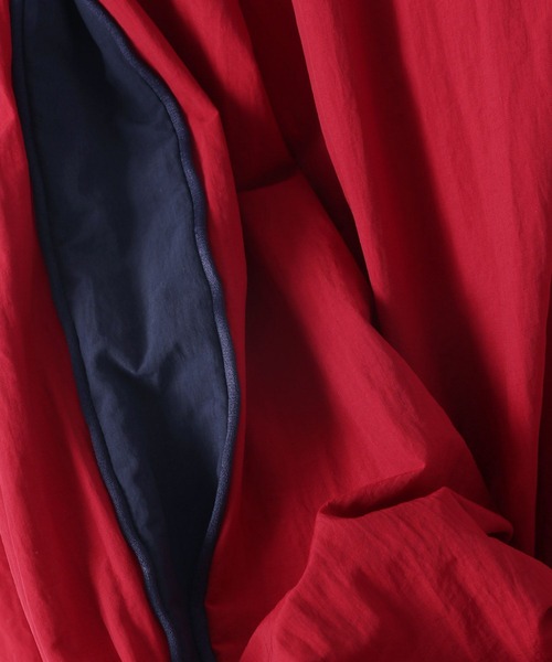 niko and...(ニコアンド)の「Vネックナイロンゲームシャツ(シャツ/ブラウス・レディース・レッド/アイボリー/チャコール・FREE)」の20枚目の写真