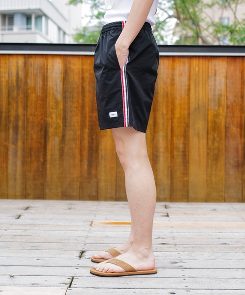 roial(ロイアル)の「WALK SHORTS/ROIAL(ロイアル)サイドラインデザインスタンダードフィットウエストゴムナイロンショートパンツ(その他パンツ・メンズ・ホワイト/レッド/ブラック/カーキ・MEDIUM/LARGE/X-LARGE)」の15枚目の写真