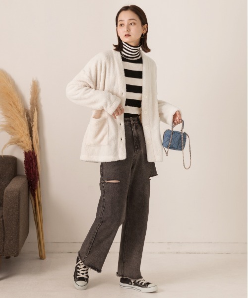 ad thie（アドティエ）の「もこもこボア Vネックカーディガン（カーディガン/ボレロ・レディース・ミント/ブラック/ナチュラル/ブルー/ピンク/オフホワイト/チャコール・FREE）」の8枚目の写真