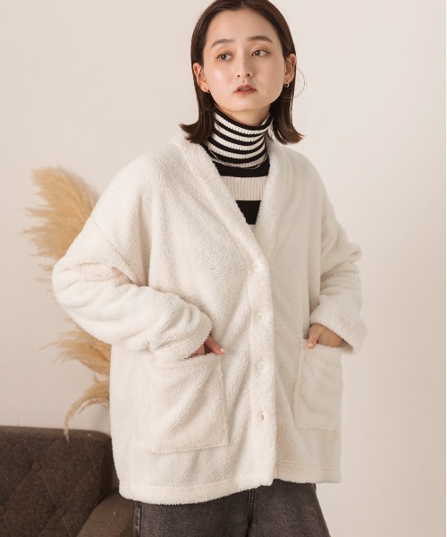 ad thie（アドティエ）の「もこもこボア Vネックカーディガン（カーディガン/ボレロ・レディース・ミント/ブラック/ナチュラル/ブルー/ピンク/オフホワイト/チャコール・FREE）」の9枚目の写真