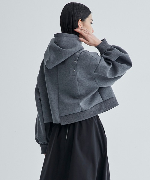 UNITED TOKYO（ユナイテッドトウキョウ）の「ショルダージップオープン