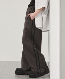 トラックパンツ」に該当するメンズのパンツ（グレー/灰色系・ワイド