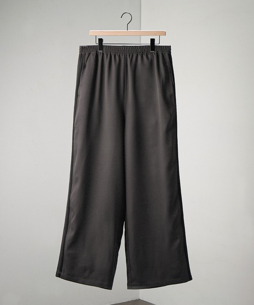 Alfred Alex(アルフレッドアレックス)の「【Alfred Alex】【セットアップ対応】ダブルフェイスサイドライン ハイウエスト ワイドトラックパンツ(その他パンツ・メンズ・チャコールグレー/サックスブルー/ブラック/グレイッシュベージュ/ブラック系/ワイン/グレイッシュブルー/ワイン系/キャメル/ブルー系・S/L/M)」の13枚目の写真