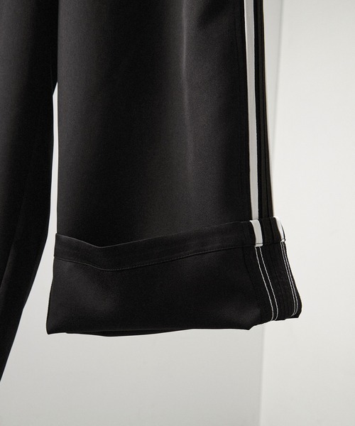 Alfred Alex(アルフレッドアレックス)の「【Alfred Alex】【セットアップ対応】ダブルフェイスサイドライン ハイウエスト ワイドトラックパンツ(その他パンツ・メンズ・チャコールグレー/サックスブルー/ブラック/グレイッシュベージュ/ブラック系/ワイン/グレイッシュブルー/ワイン系/キャメル/ブルー系・S/L/M)」の20枚目の写真