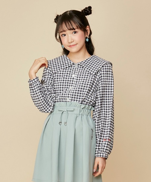 JENNI love（ジェニィラブ）の「ギンガムチェックえり付きブラウス（シャツ/ブラウス・キッズ・オフホワイト/アイボリー/サックスブルー・130cm/140cm/150cm/160cm）」の2枚目の写真