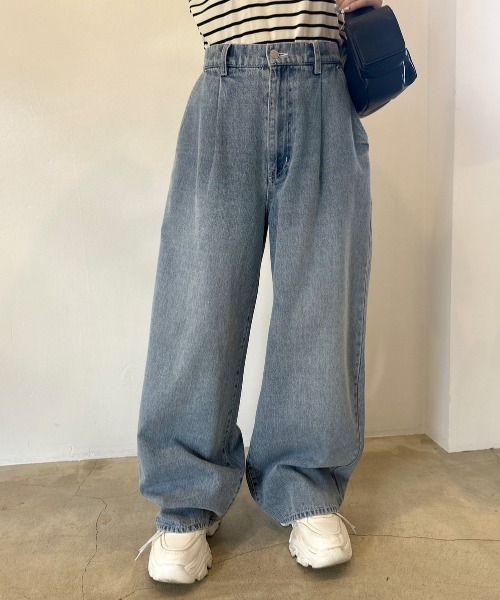 OLIVE des OLIVE（オリーブデオリーブ）の「ゆるたぽタックデニムパンツ　1041030080（デニムパンツ・レディース・スミクロ/インディゴブルー/ブルー/サックスブルー・SMALL/MEDIUM）」の4枚目の写真