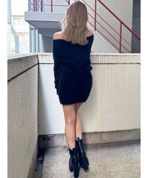 GYDA（ジェイダ）の「オフショルシャギーニットワンピース（ワンピース・レディース・ブラック/ベージュ/オフホワイト・FREE）」の8枚目の写真