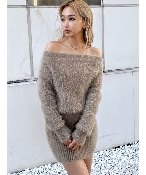 GYDA（ジェイダ）の「オフショルシャギーニットワンピース（ワンピース・レディース・ブラック/ベージュ/オフホワイト・FREE）」の6枚目の写真