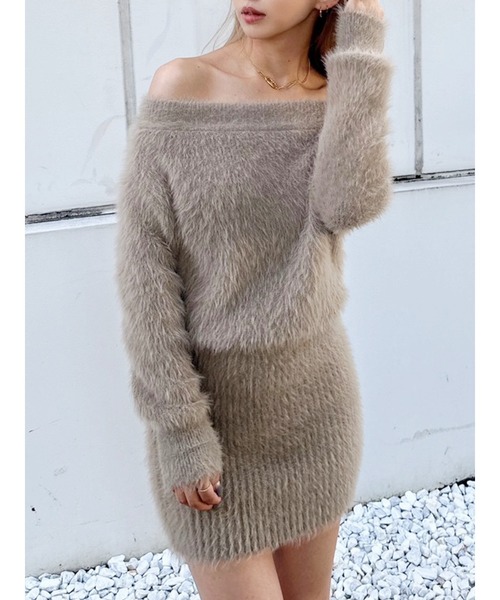 GYDA（ジェイダ）の「オフショルシャギーニットワンピース（ワンピース・レディース・ブラック/ベージュ/オフホワイト・FREE）」の3枚目の写真