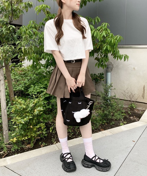 SHEPP(シープ)の「【定番】ワイドシルエット ショート無地半袖Tシャツ / クロップド丈(Tシャツ/カットソー・レディース・ホワイト/グレー/ブラック・S/M/L)」の2枚目の写真