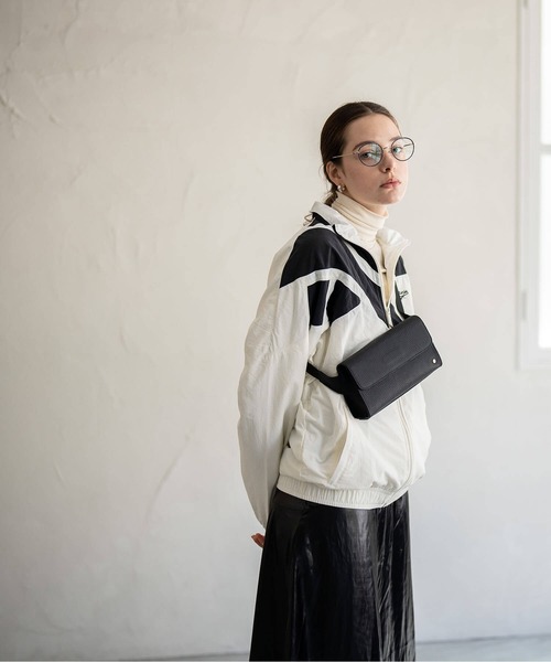 HAYNI（ヘイニ）の「Maribol マリボル（ボディバッグ/ウエストポーチ・レディース・シルバー/ブラック・FREE）」の5枚目の写真